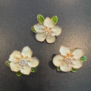New Floral Dogwood Scatter Pin Set of 3 Brooch
